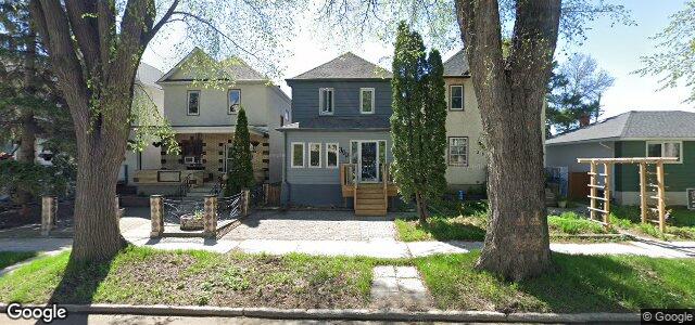 Larawan ng 390 Brandon Avenue sa Winnipeg, Manitoba