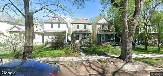 Larawan ng 393 Brandon Avenue sa Winnipeg, Manitoba