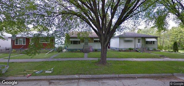 Larawan ng 393 Woodward Avenue sa Winnipeg, Manitoba