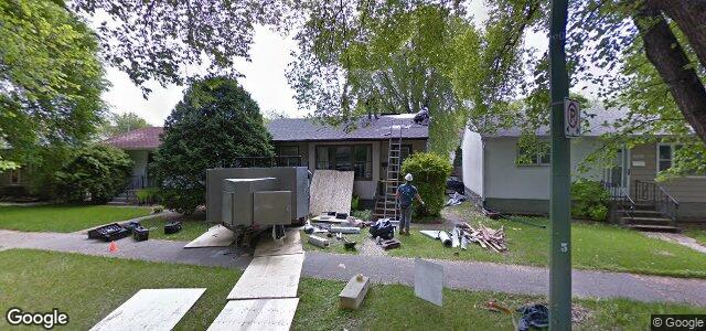 Larawan ng 396 Woodward Avenue sa Winnipeg, Manitoba