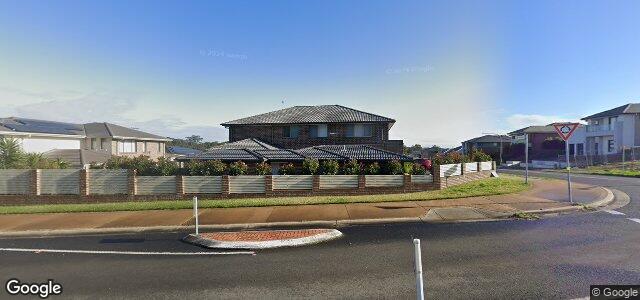 Larawan ng 52 Arnold Avenue sa Winnipeg, Manitoba