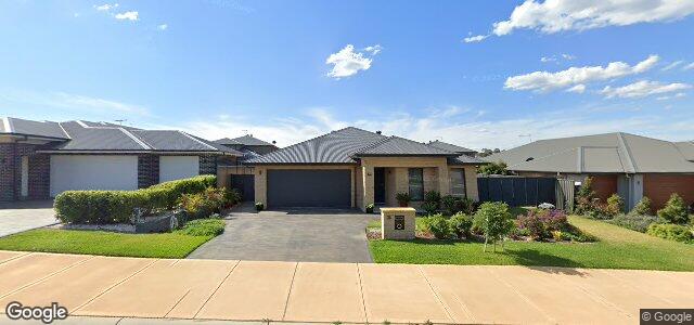 Larawan ng 74 Arnold Avenue sa Winnipeg, Manitoba