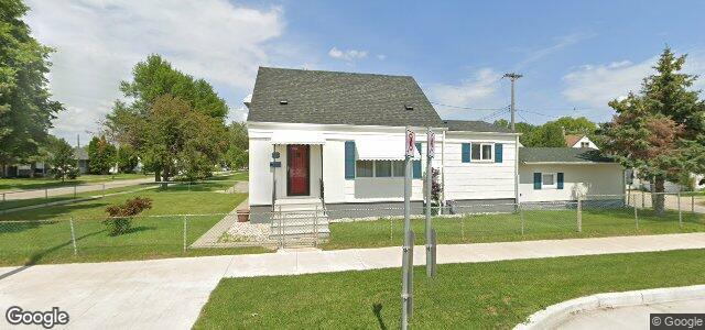 Larawan ng 389 Radford Street sa Winnipeg, Manitoba