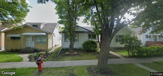 Larawan ng 403 Cairnsmore Street sa Winnipeg, Manitoba