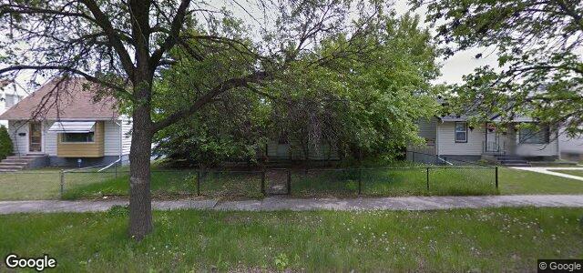 Larawan ng 425 Radford Street sa Winnipeg, Manitoba