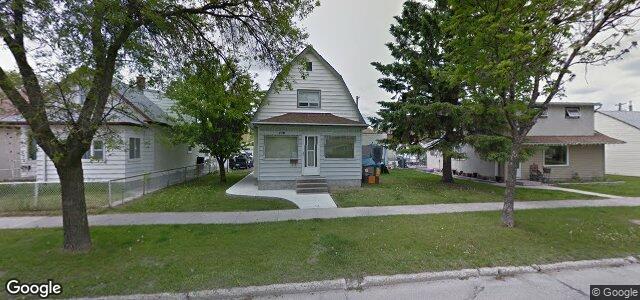 Larawan ng 440 Airlies Street sa Winnipeg, Manitoba