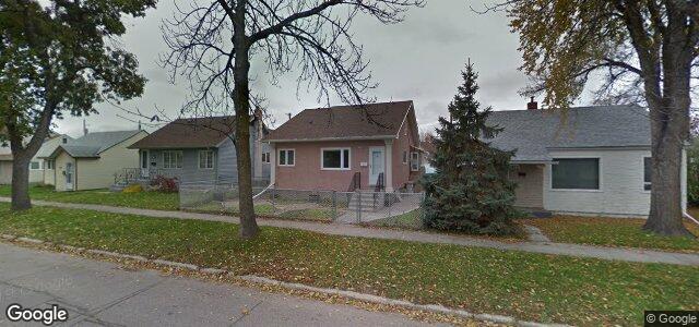 Larawan ng 450 Airlies Street sa Winnipeg, Manitoba