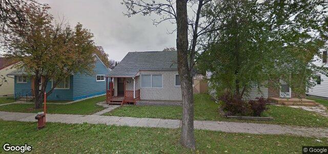 Larawan ng 451 Airlies Street sa Winnipeg, Manitoba