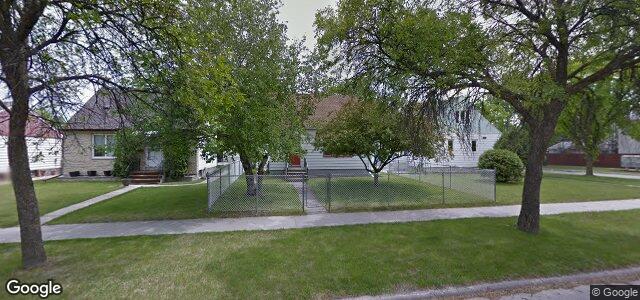 Larawan ng 489 Radford Street sa Winnipeg, Manitoba