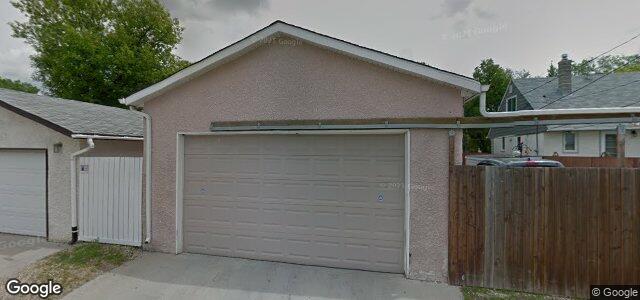 Larawan ng 490 Penninghame Street sa Winnipeg, Manitoba