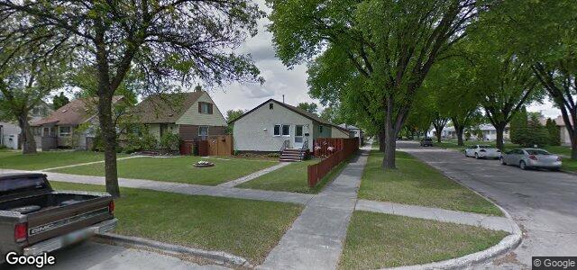 Larawan ng 506 Penninghame Street sa Winnipeg, Manitoba