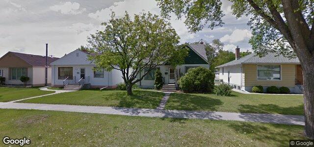 Photo of 916 Bannerman Avenue in Winnipeg, Manitoba