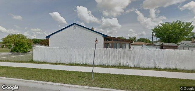 Larawan ng 935 Polson Avenue sa Winnipeg, Manitoba