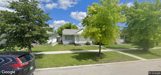 Photo of 953 Bannerman Avenue in Winnipeg, Manitoba