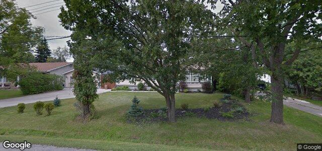 Photo of 109 Robindale Road in Winnipeg, Manitoba