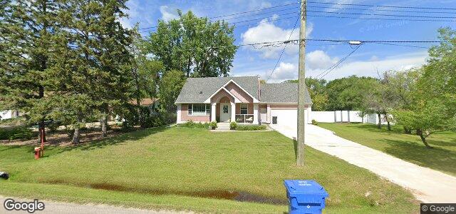 Larawan ng 211 Glenbush Street sa Winnipeg, Manitoba