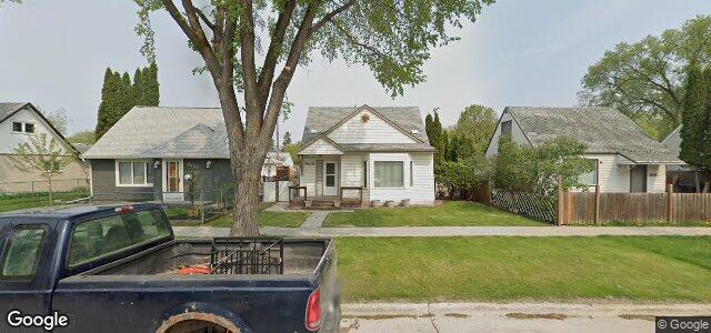 Larawan ng 1043 Lorette Avenue sa Winnipeg, Manitoba