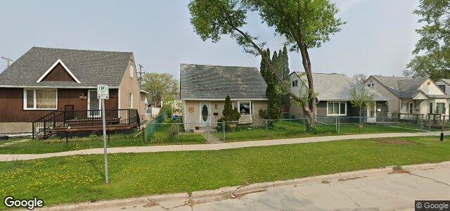 Larawan ng 1051 Lorette Avenue sa Winnipeg, Manitoba