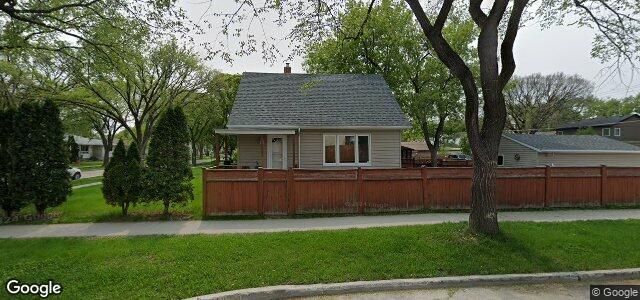 Larawan ng 1061 Warsaw Avenue sa Winnipeg, Manitoba