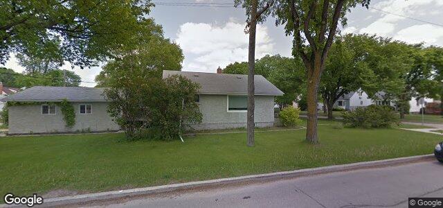 Larawan ng 1103 Warsaw Avenue sa Winnipeg, Manitoba
