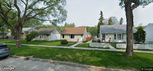 Larawan ng 1107 Lorette Avenue sa Winnipeg, Manitoba