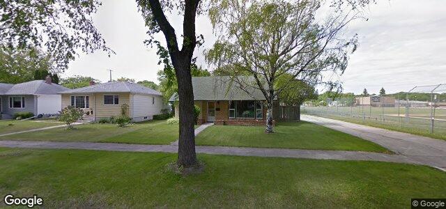 Larawan ng 1149 Warsaw Avenue sa Winnipeg, Manitoba
