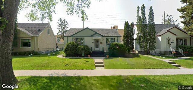 Larawan ng 1242 Lorette Avenue sa Winnipeg, Manitoba
