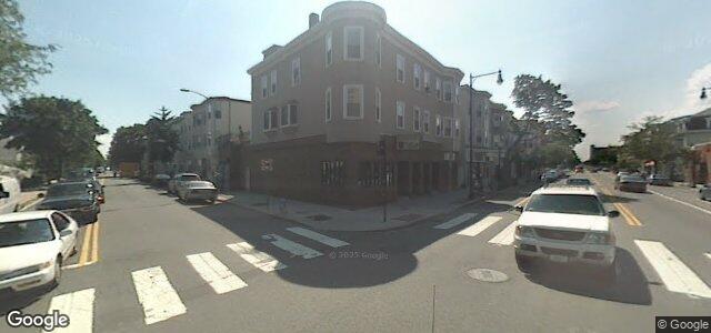 Larawan ng 704 Cambridge Street sa Winnipeg, Manitoba