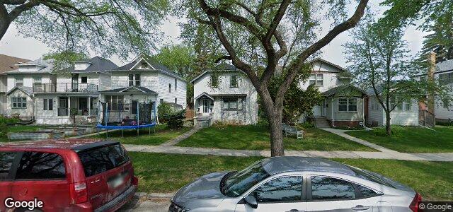 Larawan ng 925 Warsaw Avenue sa Winnipeg, Manitoba