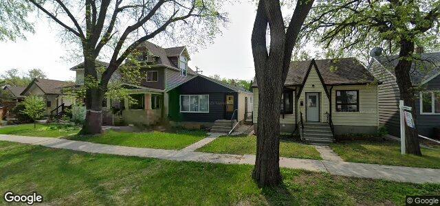 Larawan ng 930 Warsaw Avenue sa Winnipeg, Manitoba