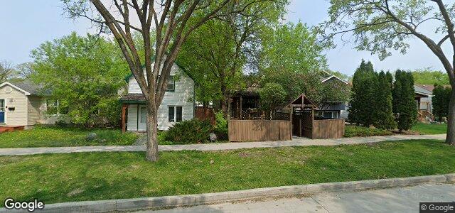 Larawan ng 935 Lorette Avenue sa Winnipeg, Manitoba