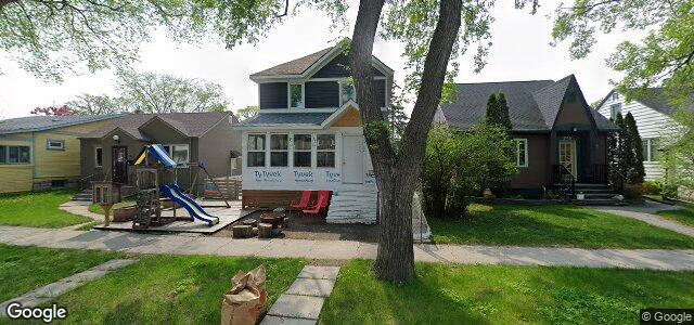 Larawan ng 944 Warsaw Avenue sa Winnipeg, Manitoba