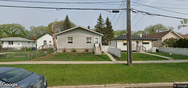 Larawan ng 971 Scotland Avenue sa Winnipeg, Manitoba