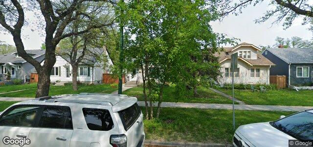 Larawan ng 975 Warsaw Avenue sa Winnipeg, Manitoba