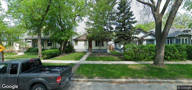 Larawan ng 987 Warsaw Avenue sa Winnipeg, Manitoba