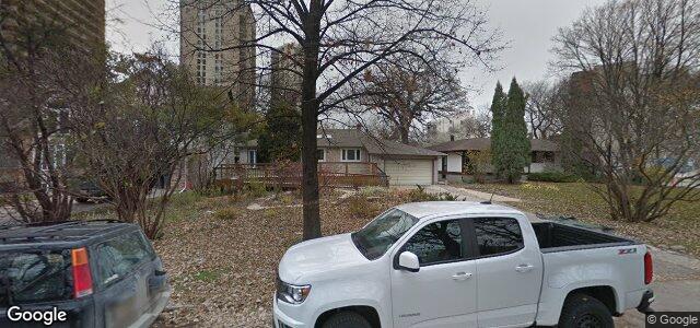 Larawan ng 10 Roslyn Crescent sa Winnipeg, Manitoba