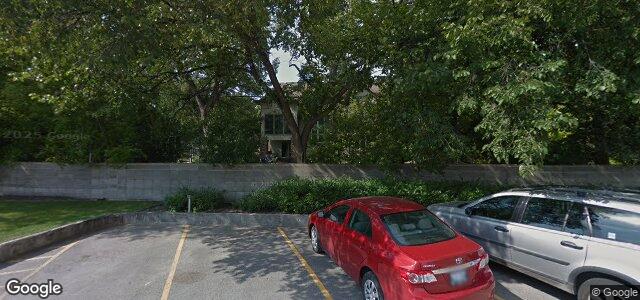 Larawan ng 14 Roslyn Crescent sa Winnipeg, Manitoba