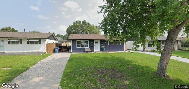 Larawan ng 10 Edelweiss Crescent sa Winnipeg, Manitoba