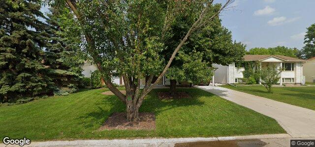 Larawan ng 10 Shelagh Crescent sa Winnipeg, Manitoba