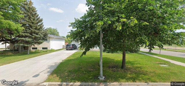 Larawan ng 103 Quiring Bay sa Winnipeg, Manitoba