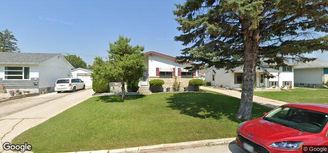 Larawan ng 104 Macaulay Crescent sa Winnipeg, Manitoba