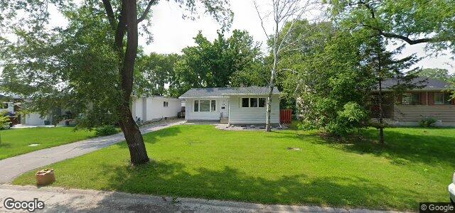 Larawan ng 104 Roselawn Bay sa Winnipeg, Manitoba