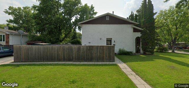 Larawan ng 105 Callum Crescent sa Winnipeg, Manitoba