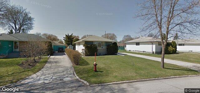 Larawan ng 110 De Graff Bay sa Winnipeg, Manitoba