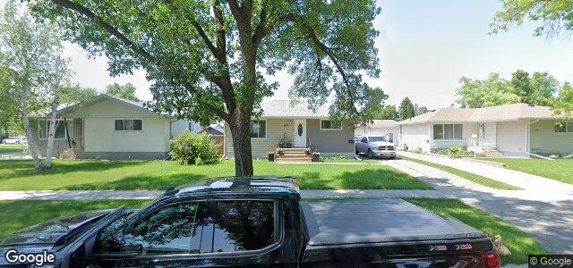 Larawan ng 1124 De Fehr Street sa Winnipeg, Manitoba