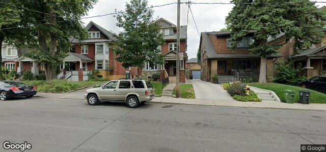 Larawan ng 12 Lauder Avenue sa Winnipeg, Manitoba