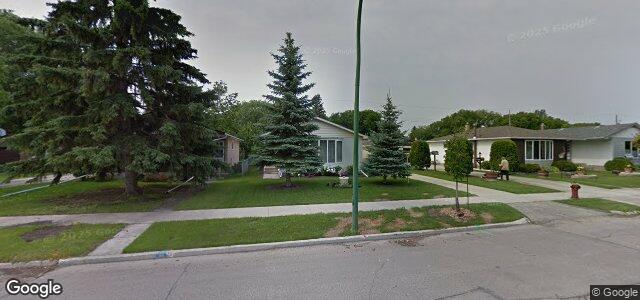 136 Vryenhoek Crescent（加拿大曼尼托巴省温尼伯市）房屋照片