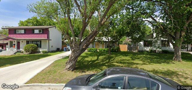 Larawan ng 15 Pinecrest Bay sa Winnipeg, Manitoba