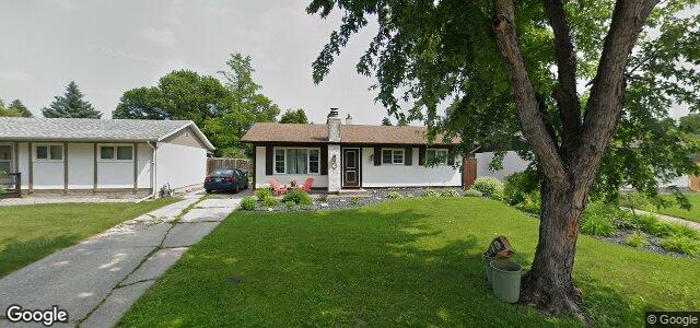 Larawan ng 18 Edelweiss Crescent sa Winnipeg, Manitoba