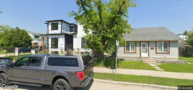 Larawan ng 215 Devon Avenue sa Winnipeg, Manitoba